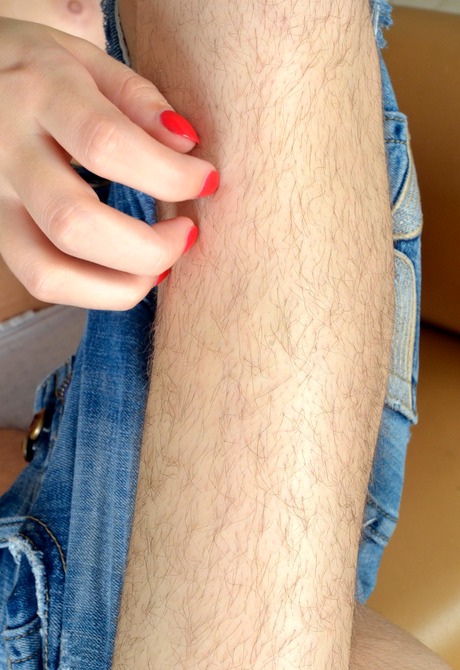 Slender teenage beauty Tali fingers her lovely fuzzy snatch - 5 of 16