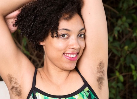 Sexy black Tori takes off her swimsuit and shares her bush
