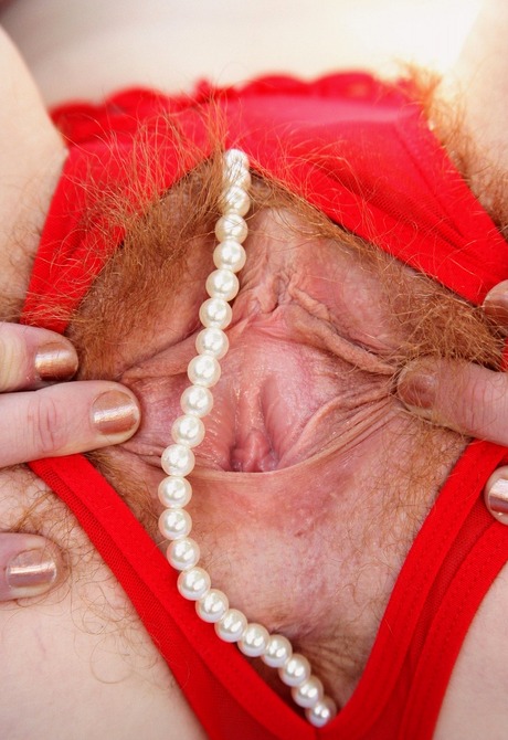 Ana Molly pulls aside her lingerie to give a peek of bush - 9 of 16