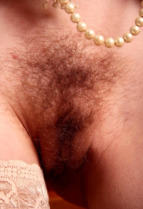 Redhead beauty Agnes spreads her firecrotch open and teases - 4 of 15