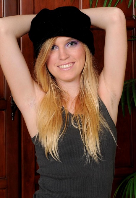 Amanda by Paulie Dee - 2 of 15