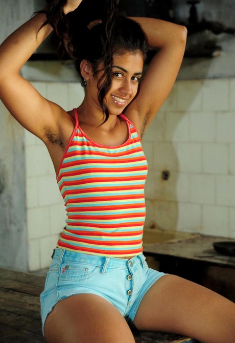 Exotic beauty Ambar spreads her furry beaver wide open - 2 of 15