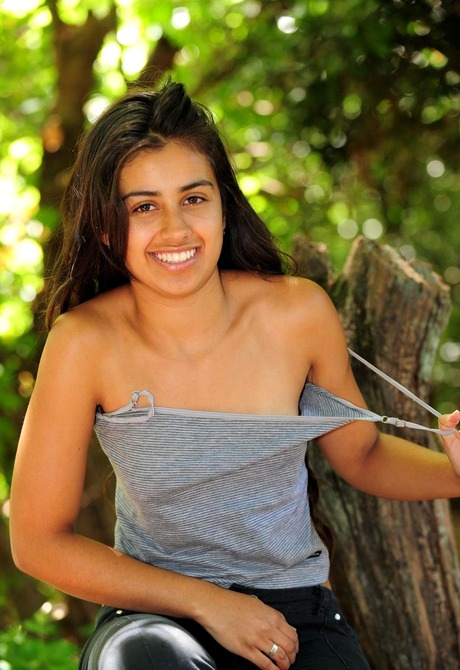 Exotic babe Ambar teases and spreads her tasty bush outdoors - 3 of 15