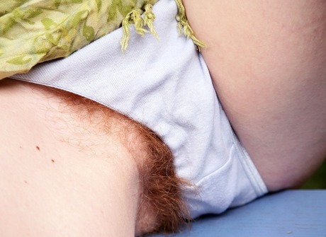 Amateur Ana Molly plays outside and spreads her natural twat - 9 of 16