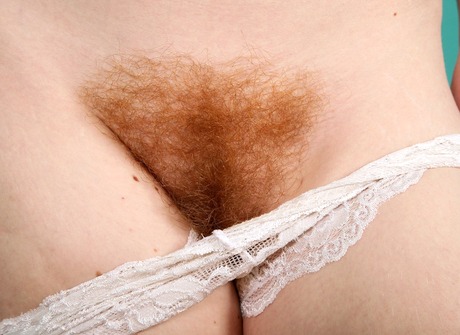 Amateur Ana Molly strips to show her hairy legs and snatch - 11 of 16