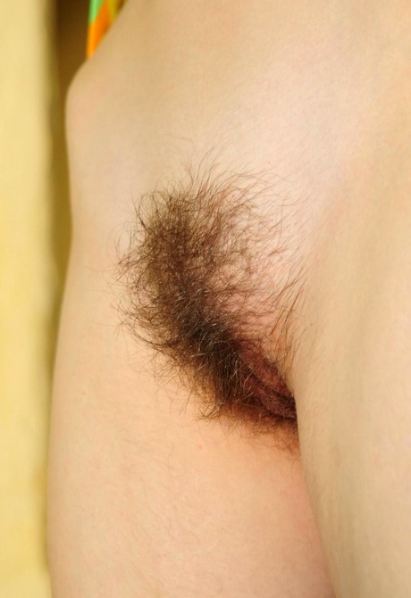 Stunning brunette Carmela spreads her legs and her snatch - 11 of 15