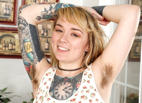 Hairy hottie Felicia teases with her full thick fluffy muff - 2 of 16