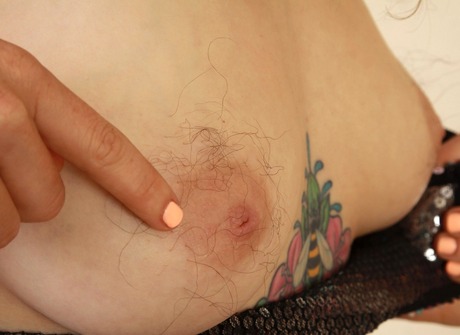 Funky Honey gets down and dirty in her fishnets and heels - 5 of 16