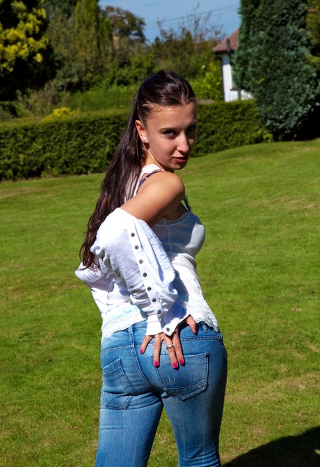 Jessica Biel - 4 of 16