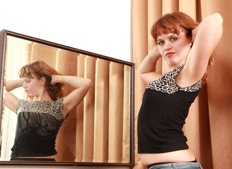 Pretty playful Jessie gets naked and spreads her sexy snatch - 2 of 16