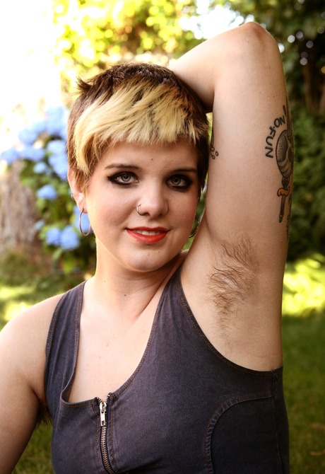 Hot and heavy amateur KayC strips to share hairy pink snatch - 2 of 16