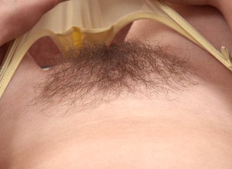 Amateur girl Kitty peeling off panties and spreading muff - 9 of 16