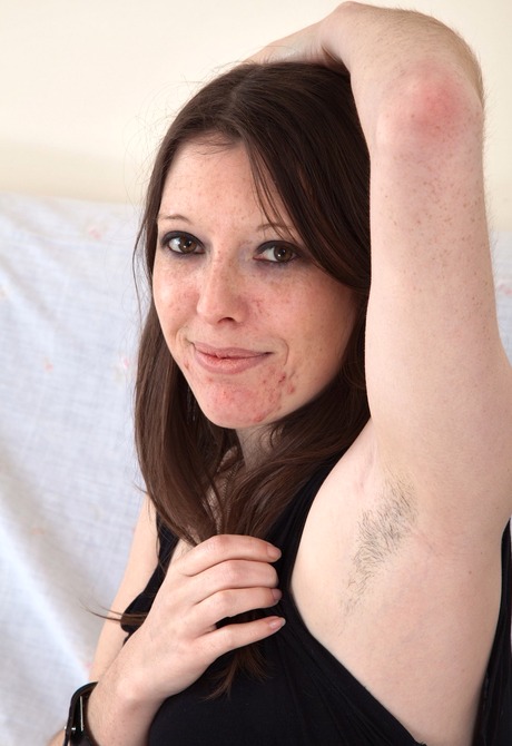 Laufy reveals the scary hairy bush her panties cant contain - 2 of 16