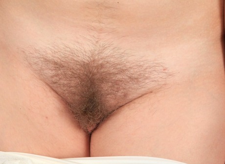 Curvy natural amateur Lena Lake washing hairy pussy - 4 of 16