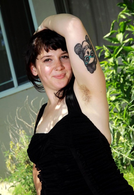 Lola by Tom Mayes - 4 of 15