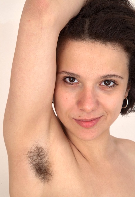 Brunette beauty Lula pulls off her panties to share her bush - 7 of 16