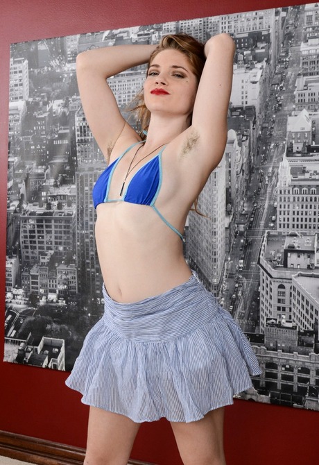 Provocative Misty Lovelace flaunts her furry pits and snatch - 5 of 16