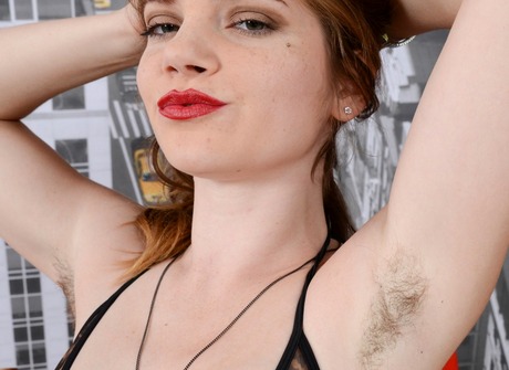 Seductive babe Misty stripteases to share her beautiful bush - 2 of 16