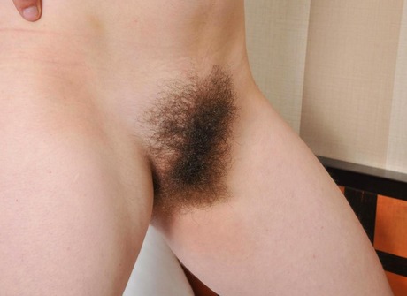 Natural Natalie spreads her woolly crotch open in her room - 13 of 15