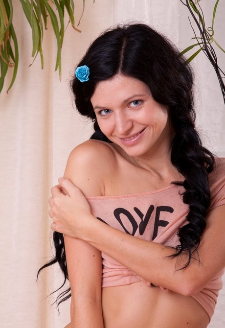 Reana by Julia - 2 of 16