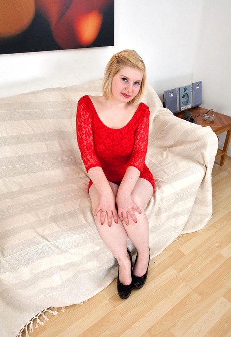 Cute blonde Sian pulls aside her panties to reveal her bush - 2 of 15