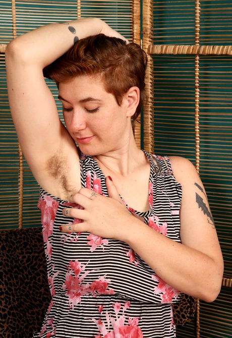 Short haired Silvia shares her furry pits and spreads bush - 2 of 16