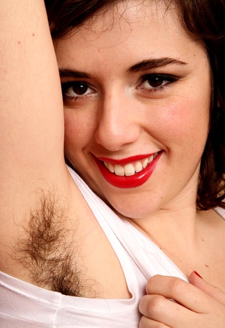 Curvy beauty Simone shows her furry pits and teases her bush - 5 of 15