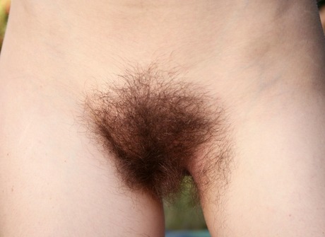 Nude beauty Snow shares her fluffy muff and shaggy armpits - 5 of 16