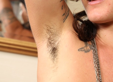 Hairy tattooed amateur Stacey Stax showing unshaved muff - 7 of 16