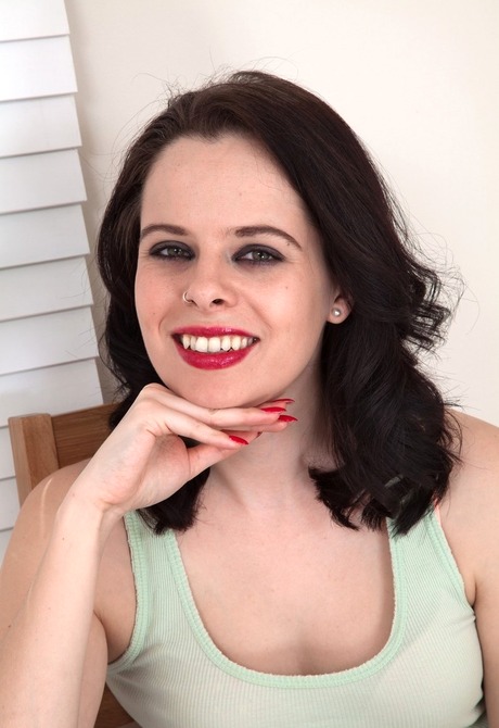 Tiffany Naylor by Sean R - 2 of 16