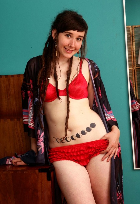 Urtica by R Williams - 4 of 15