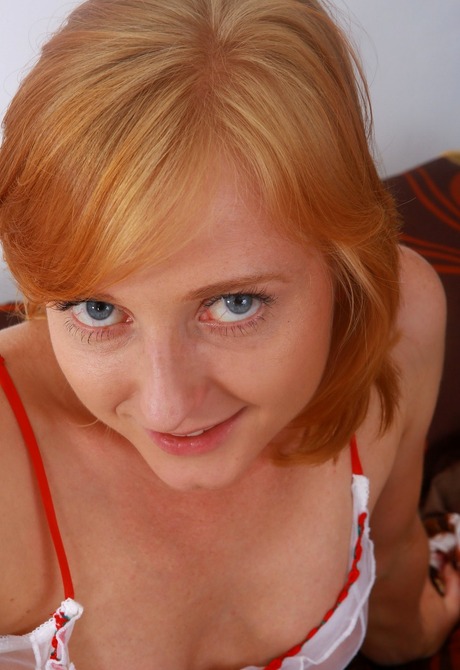 Flirty babe Vaselisa gets naked and teases her furry crotch