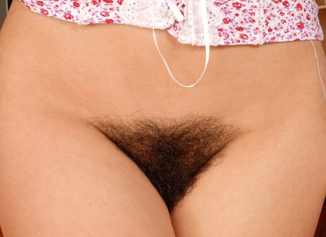 Brunette Vendula lifts her skirt to show off her thick bush - 13 of 15