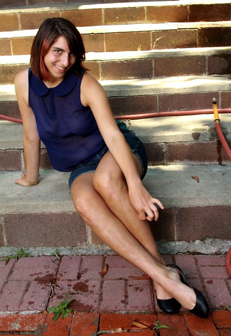 Chubby natural Zooey showing big ass and hairy pussy - 3 of 16