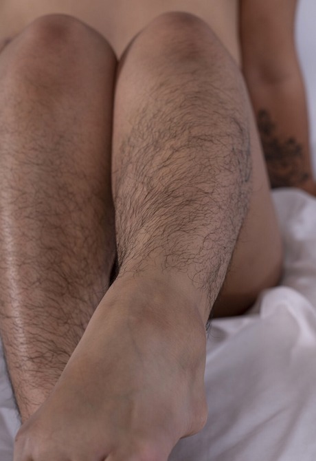 Mature tattooed amateur Lulu Sparkle flaunting hairy legs and hirsute body - 14 of 16