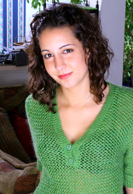 Curly haired amateur Tootsies getting naked and spreading