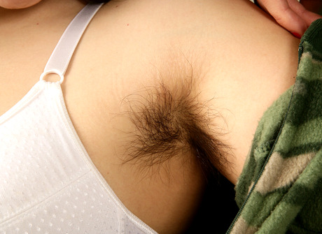 Thick natural amateur Penny showing furry pits and pussy - 3 of 16