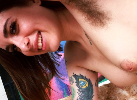 Hirsute amateur Pearl Sage peels off panties to show furry bush - 12 of 16