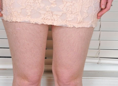 Nerdy hairy amateur teen Tracy showing unshaved muff - 5 of 16