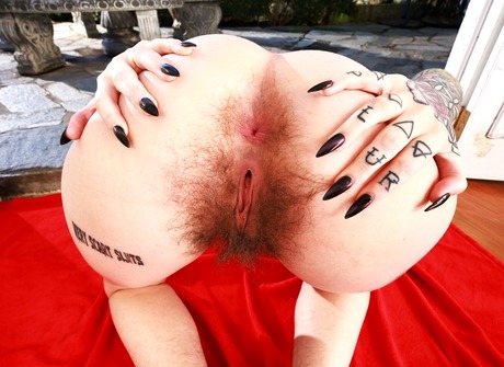 Scary hairy amateur Pearl Sage takes of jeans and spreads outdoors - 16 of 16