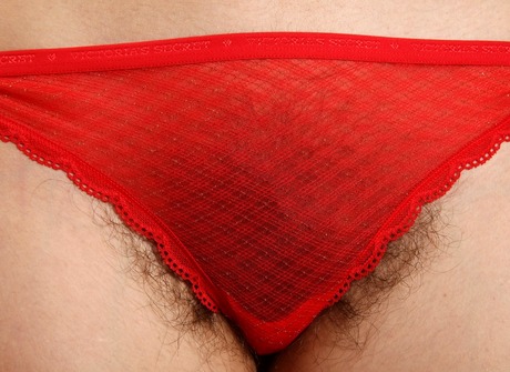 Gorgeous Alice shows her furry pits and spreads her snatch - 4 of 16