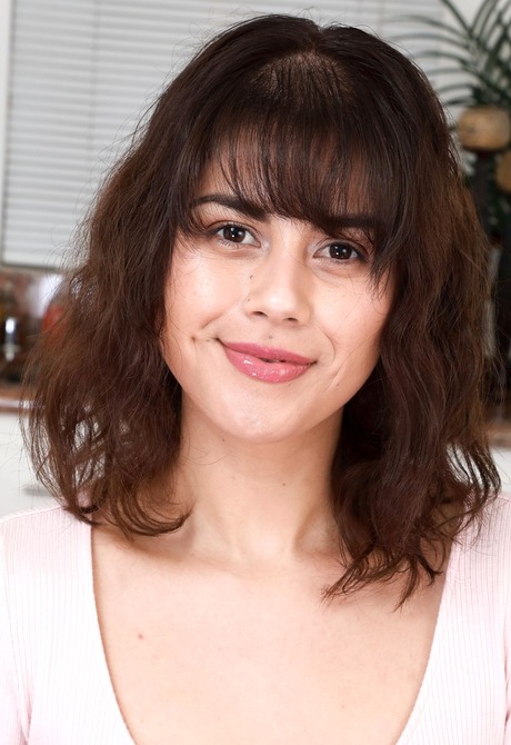 Cute hairy teen Penelope Reed teasing with her bush - 5 of 16