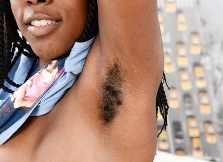 Black babe Janelle shows her sexy ass and thick kinky bush - 5 of 16