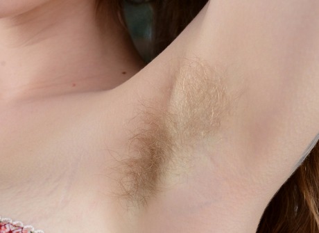 Sexy natural amateur Apricot Pitts showing furry bush - 7 of 16