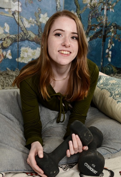 Hairy amateur teen Alice Merchesi spreading pussy in bedroom