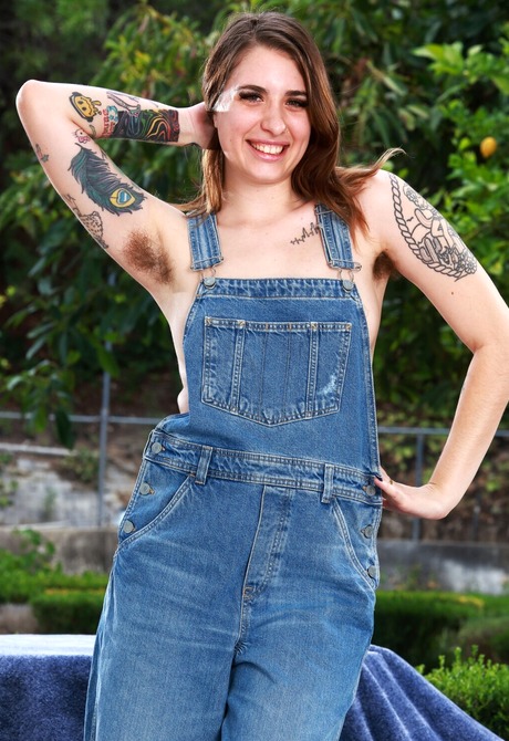 Happy natural amateur Pearl Sage stripping off overalls to share furry bush - 2 of 16