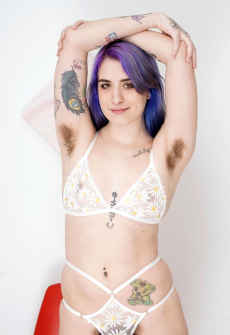 Hairy amateur Pearl Sage sharing hairy pussy in lingerie - 2 of 16