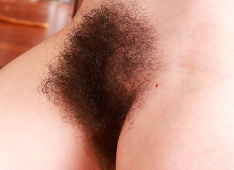 Pearl Sage denudes herslef exposing her tattooed body - 11 of 16