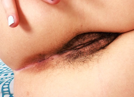 Busty brunette babe Bella Luna flaunting hairy pussy - 15 of 16