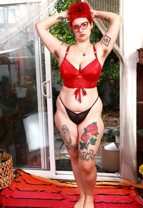 Mature BBW babe Autumn Berlin teasing in lingerie and thong panties - 2 of 12